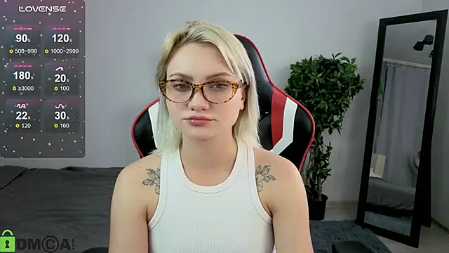 Cameronlovely  online show from October 11, 8:22 pm