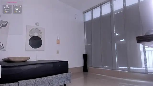 Snapshot of shaza_khalan chatting on October 20, 1:58 pm shaza khalan online show from October 20, 1:58 pm