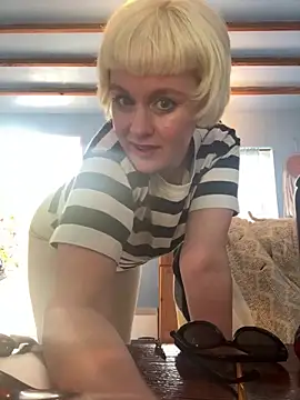 lilybloomfield online show from April 26, 7:55 pm