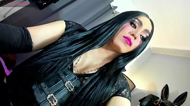 Snapshot of MagnaCumLoader17 chatting on October 18, 3:31 am MagnaCumLoader17 online show from October 18, 3:31 am