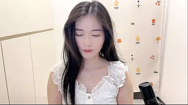 Rosalind xixi online show from October 7, 1:59 pm