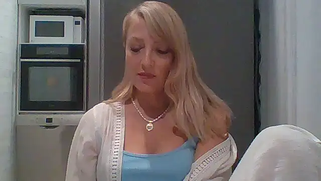 Vexxaa online show from October 18, 6:31 pm