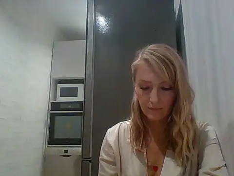 Vexxaa online show from November 12, 5:00 pm