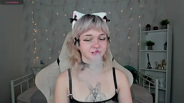 Tori Cutie online show from October 17, 12:14 am