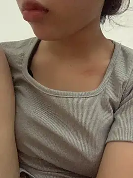 Nguyenha11 online show from September 23, 8:23 am