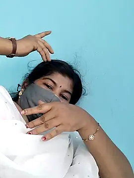 Snapshot of yelmaji91 chatting on September 19, 10:03 am yelmaji91 online show from September 19, 10:03 am