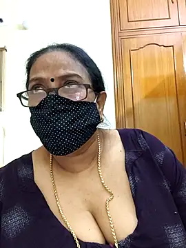 Snapshot of heera-rani chatting on October 6, 2:12 pm heera-rani online show from October 6, 2:12 pm