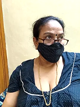 Snapshot of heera-rani chatting on October 22, 2:11 pm heera-rani online show from October 22, 2:11 pm