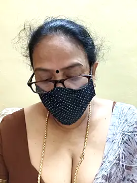 Snapshot of heera-rani chatting on October 26, 7:26 am heera-rani online show from October 26, 7:26 am