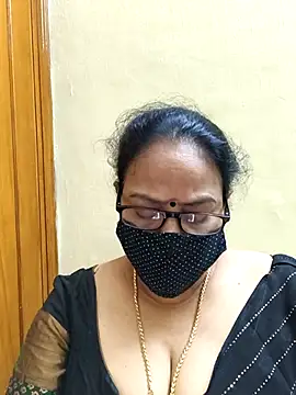 Snapshot of heera-rani chatting on October 25, 7:16 am heera-rani online show from October 25, 7:16 am