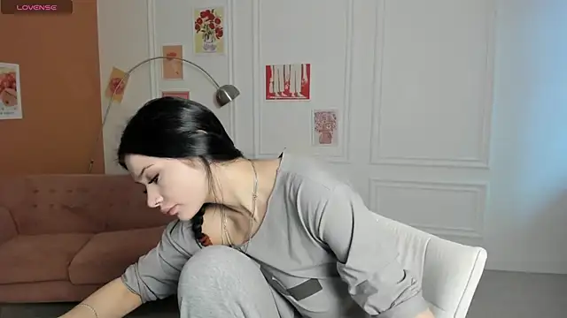 amy doessss online show from November 23, 9:44 am