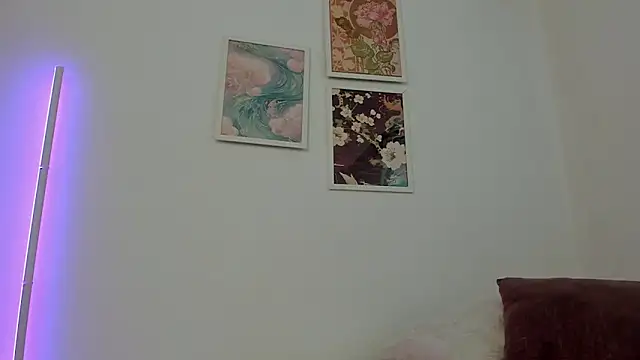 canelleGarces online show from March 18, 3:39 pm