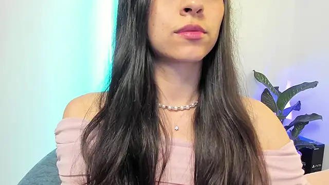 canelleGarces online show from November 24, 3:25 pm