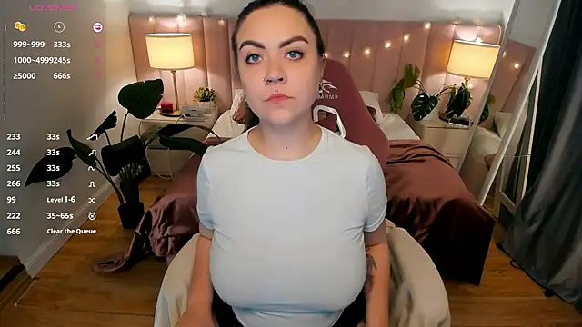 Snapshot of ashton_heidii chatting on October 17, 12:14 am ashton heidii online show from October 17, 12:14 am