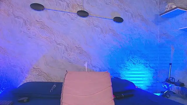 Snapshot of carol_juicyy chatting on October 18, 7:37 pm carol juicyy online show from October 18, 7:37 pm