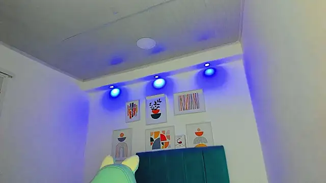 milk candy18 online show from December 14, 10:43 am