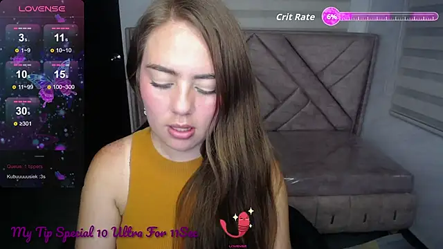 Snapshot of Luna_Star_v chatting on October 15, 4:04 am Luna Star v online show from October 15, 4:04 am