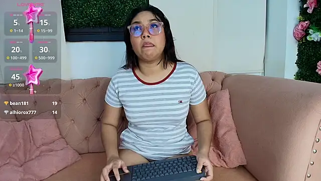 Snapshot of shanon_marel chatting on October 8, 12:53 pm shanon marel online show from October 8, 12:53 pm