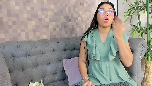 Snapshot of shanon_marel chatting on October 26, 12:33 pm shanon marel online show from October 26, 12:33 pm