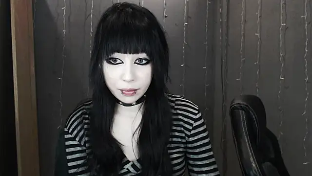  LUCY LAVE online show from March 31, 11:16 pm