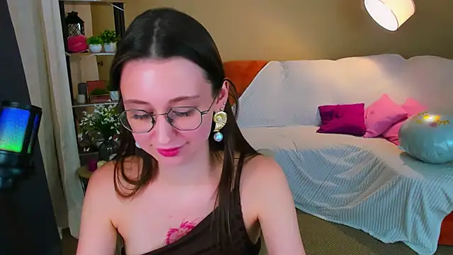 YourLovellyStory online show from February 1, 7:12 pm