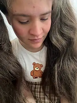 Emilyybennet  online show from January 17, 9:55 pm