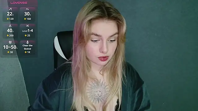 Snapshot of AngelicaHollywood chatting on October 25, 6:59 pm AngelicaHollywood online show from October 25, 6:59 pm