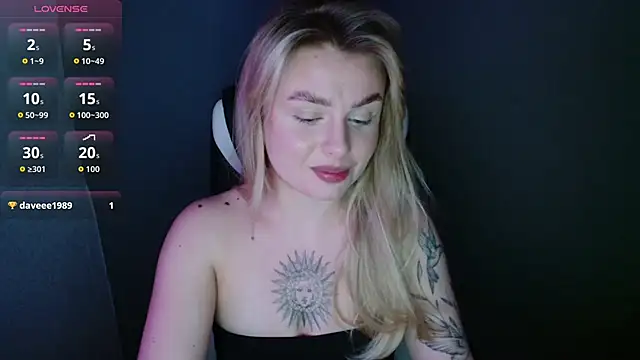 Snapshot of AngelicaHollywood chatting on October 4, 8:13 pm AngelicaHollywood online show from October 4, 8:13 pm