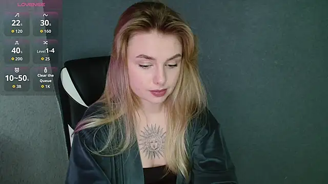 Snapshot of AngelicaHollywood chatting on October 22, 8:58 pm AngelicaHollywood online show from October 22, 8:58 pm