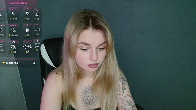 Snapshot of AngelicaHollywood chatting on October 28, 9:41 pm AngelicaHollywood online show from October 28, 9:41 pm