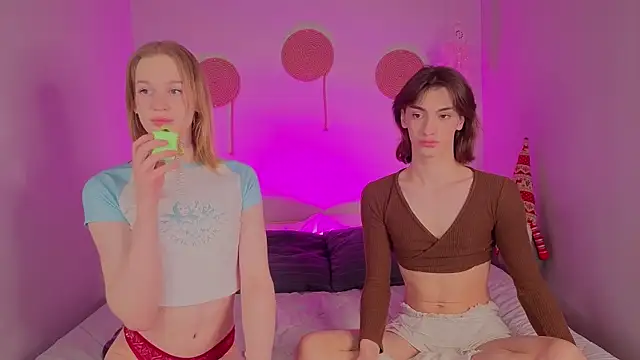 Olivia-Pink online show from January 10, 9:30 pm