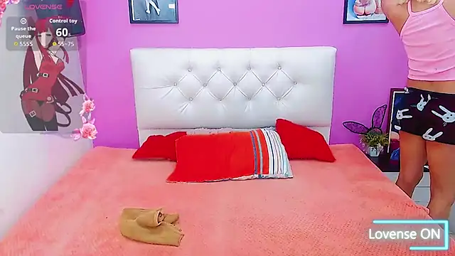 Snapshot of Azley_sweet chatting on October 9, 2:10 pm Azley sweet online show from October 9, 2:10 pm