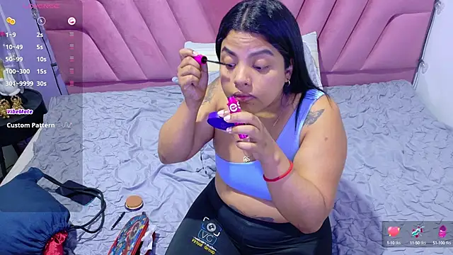 curvybrunnett online show from September 21, 11:53 am