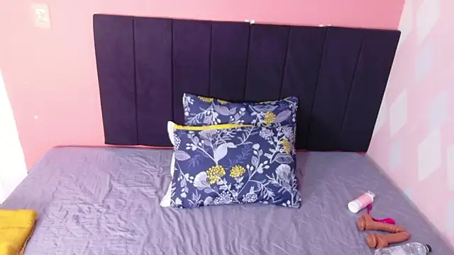 curvybrunnett online show from February 12, 1:02 pm