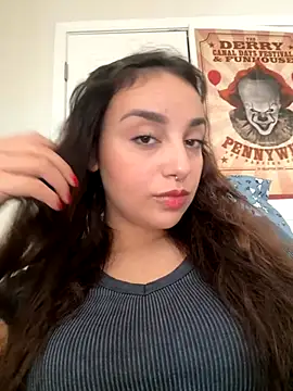 Snapshot of CharmingMaddie chatting on October 4, 4:33 pm CharmingMaddie online show from October 4, 4:33 pm