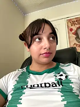 Snapshot of CharmingMaddie chatting on October 30, 4:52 pm CharmingMaddie online show from October 30, 4:52 pm