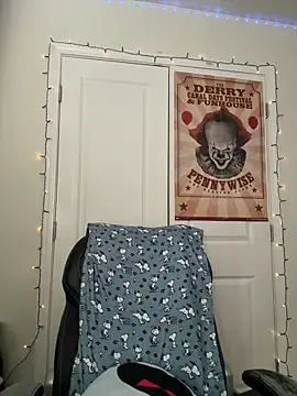 CharmingMaddie online show from March 12, 7:27 pm