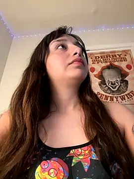 Snapshot of CharmingMaddie chatting on October 17, 11:19 pm CharmingMaddie online show from October 17, 11:19 pm