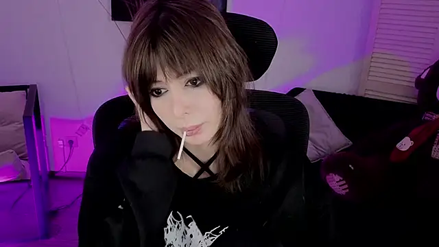 CrystallBloom online show from February 8, 2:32 pm