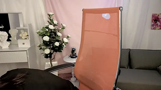 CrystallBloom online show from April 20, 1:19 am