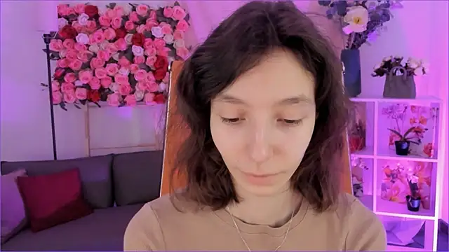 EmmanuellBrown online show from February 8, 4:05 am