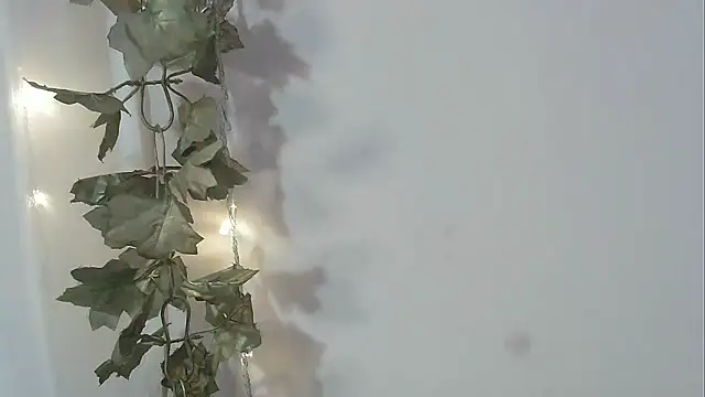 angelainparis28 online show from October 12, 5:10 am