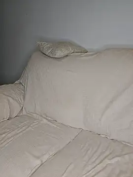 thecurvyanna  online show from February 5, 8:12 pm