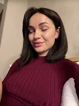 SaraLow online show from April 17, 9:44 am