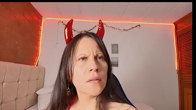 Snapshot of dulce_mariaa___ chatting on October 31, 12:20 pm dulce mariaa online show from October 31, 12:20 pm