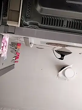 est 82 online show from October 10, 8:30 am