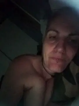 est 82 online show from September 22, 9:02 pm