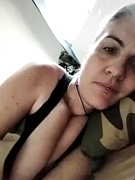 est 82 online show from October 21, 4:00 pm