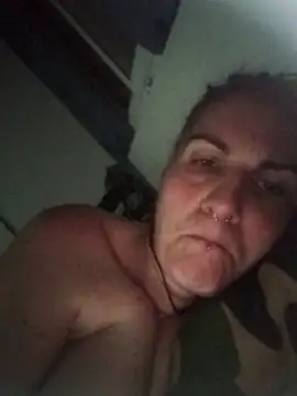 est 82 online show from October 4, 10:25 pm