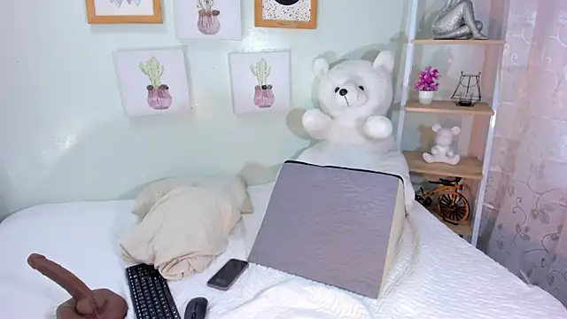 Snapshot of RoseMariee_ chatting on September 20, 4:38 pm RoseMariee online show from September 20, 4:38 pm